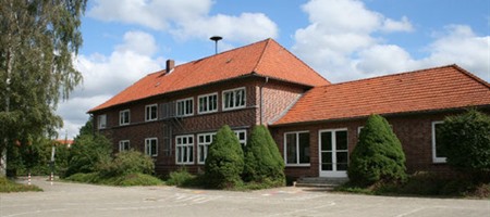 Schulgebäude der Grundschule im Ortsteil Holdenstedt
